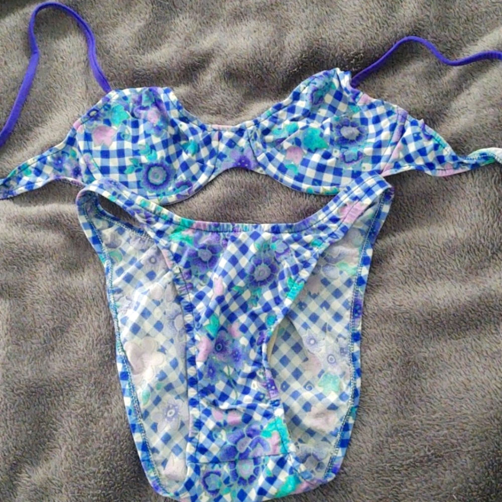 Nwot size small high cut bikini